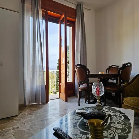 Porta Messina Πανσιόν Ταορμίνα