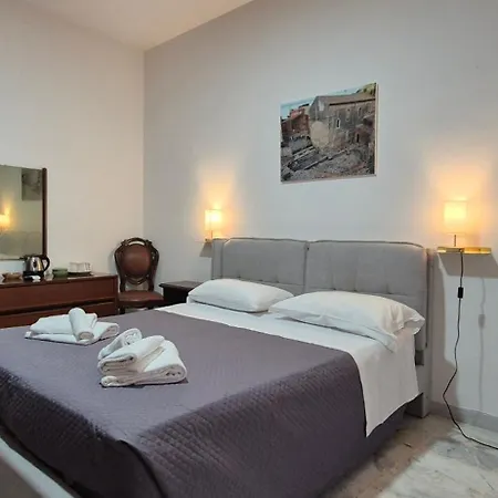 Porta Messina Πανσιόν Ταορμίνα